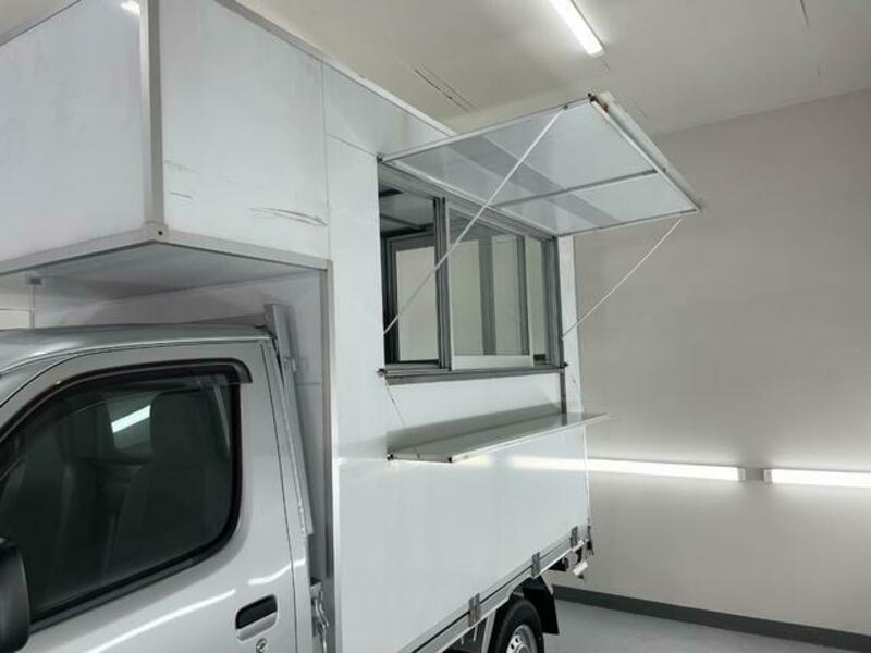 TOWNACE TRUCK