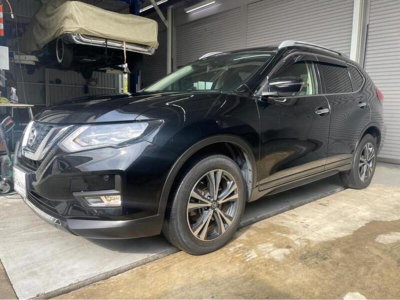 X-TRAIL