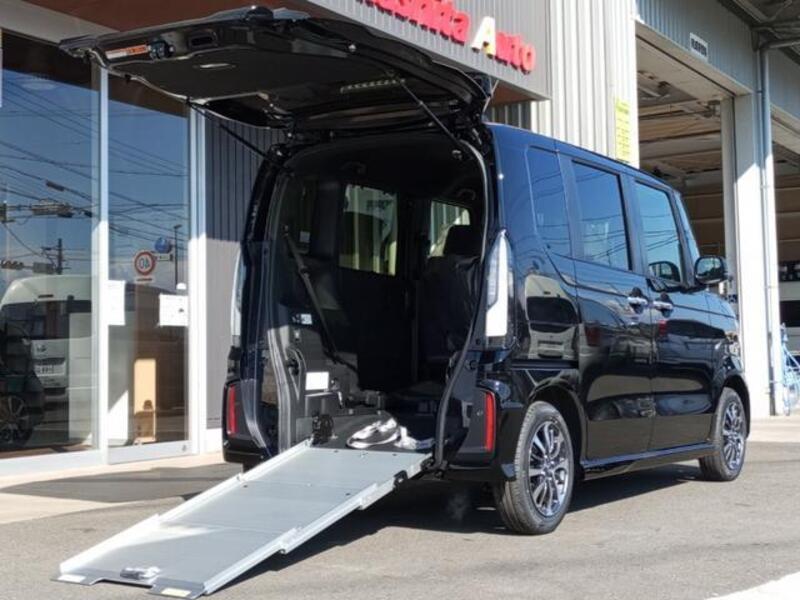 HONDA N BOX CUSTOM