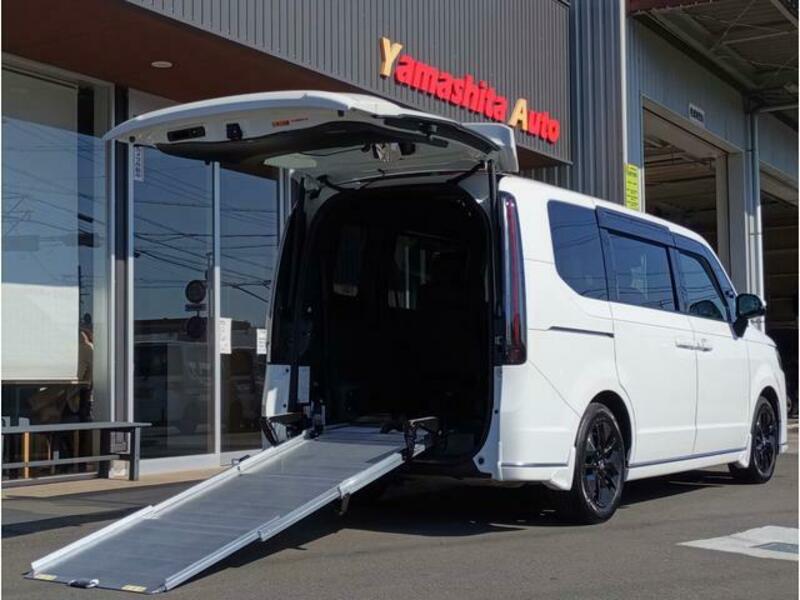 HONDA STEPWAGON SPADA