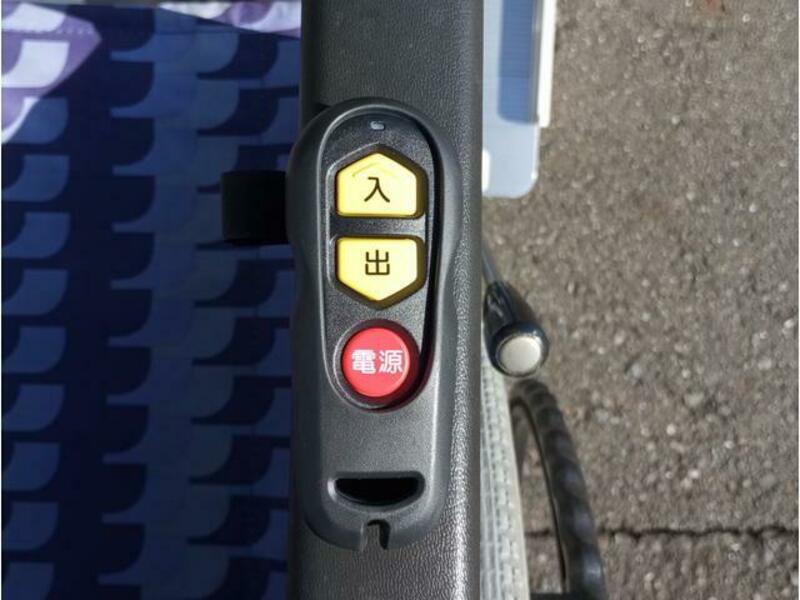 N BOX
