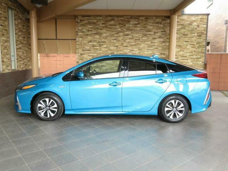 PRIUS PHV