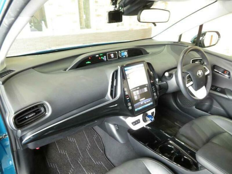PRIUS PHV