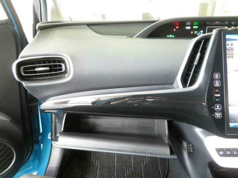 PRIUS PHV