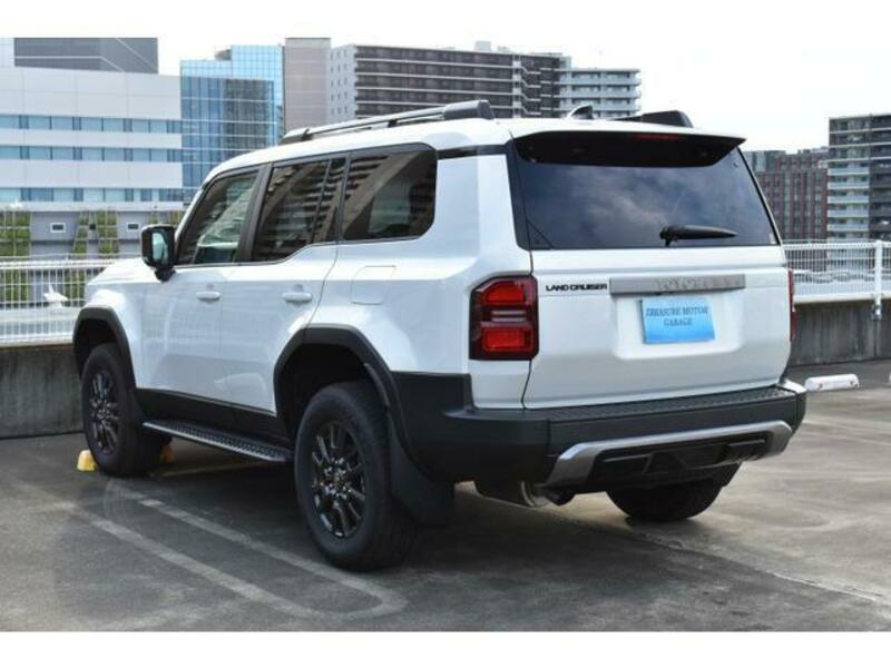 LAND CRUISER 250