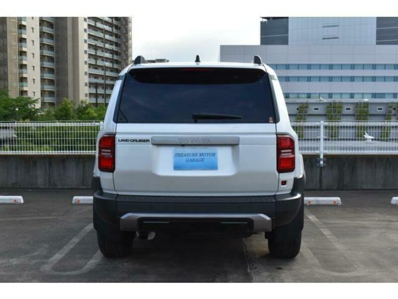 LAND CRUISER 250