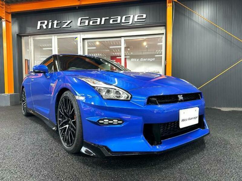 NISSAN GT-R