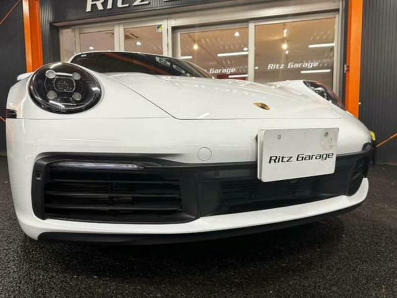 911