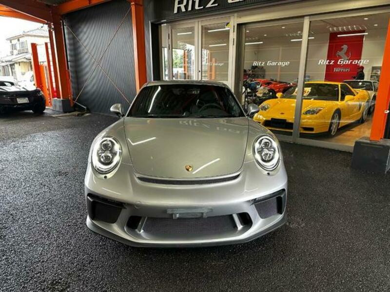 911