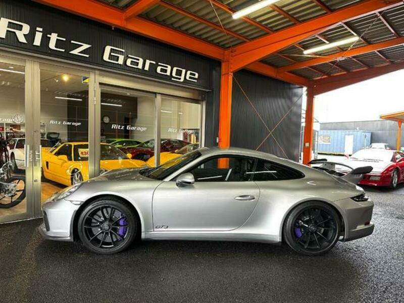 911