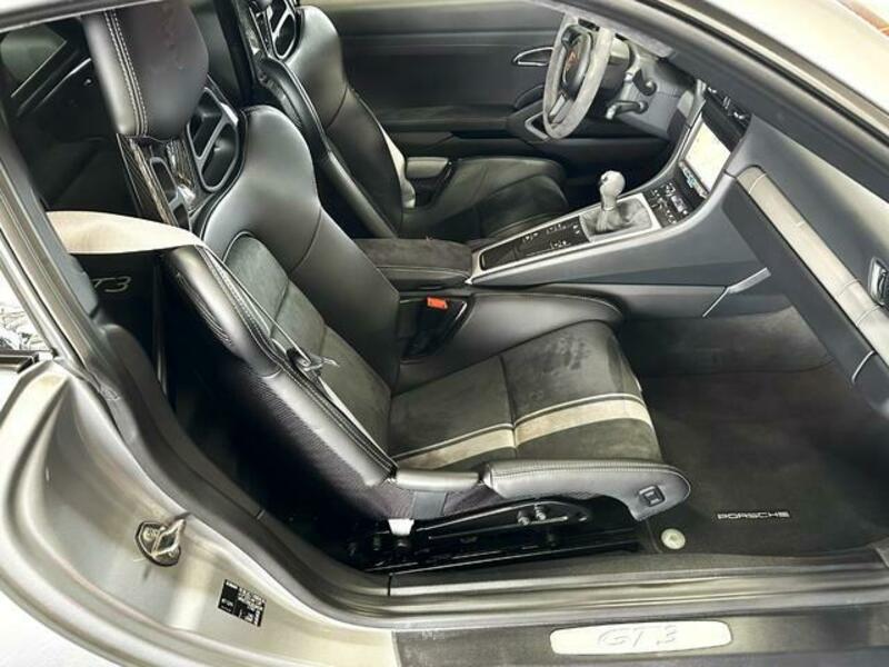 911