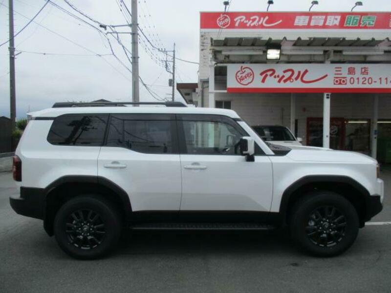 LAND CRUISER 250