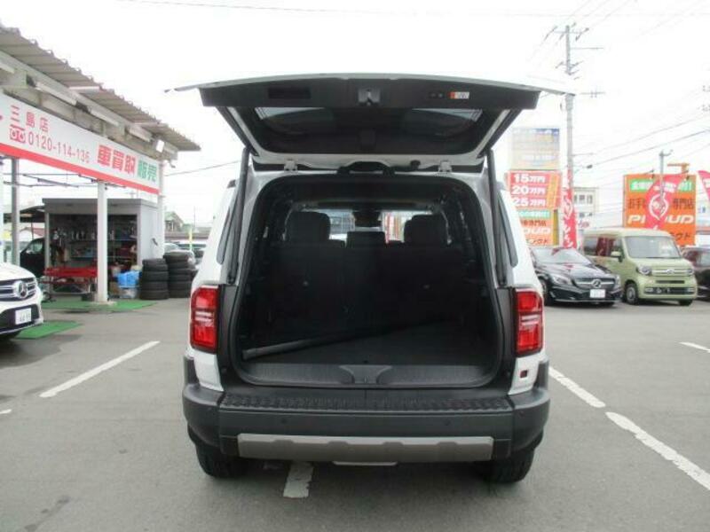 LAND CRUISER 250