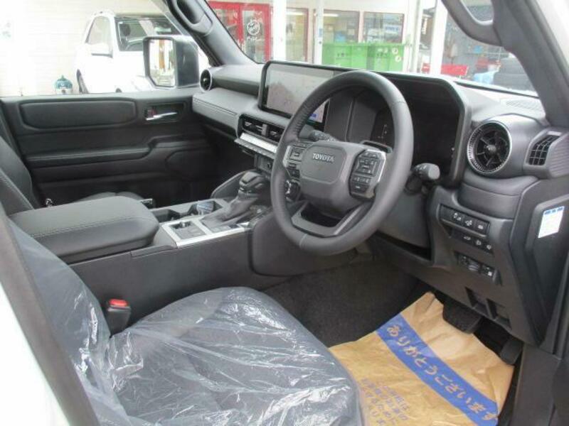 LAND CRUISER 250
