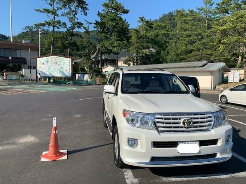 LAND CRUISER