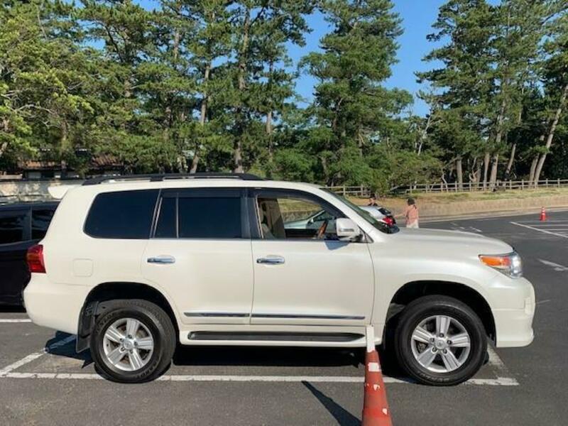 LAND CRUISER