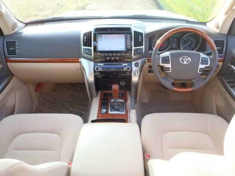 LAND CRUISER