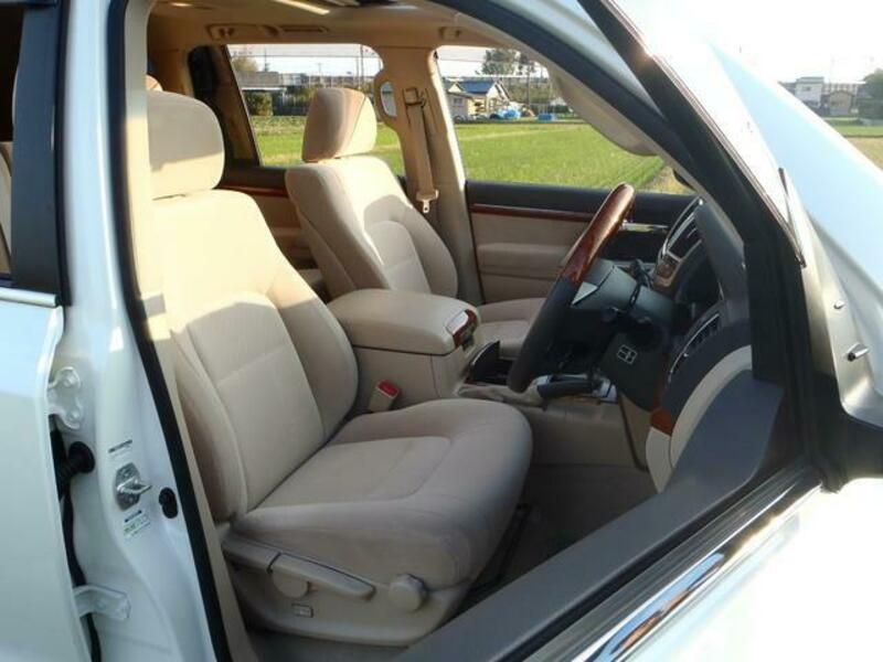 LAND CRUISER