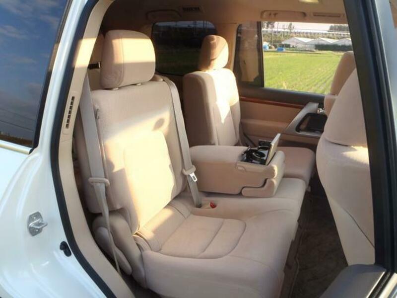 LAND CRUISER
