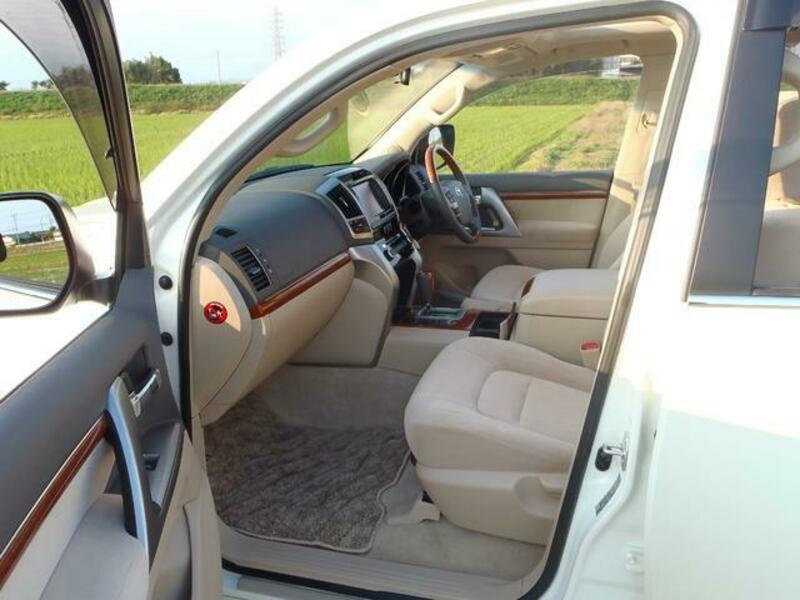 LAND CRUISER