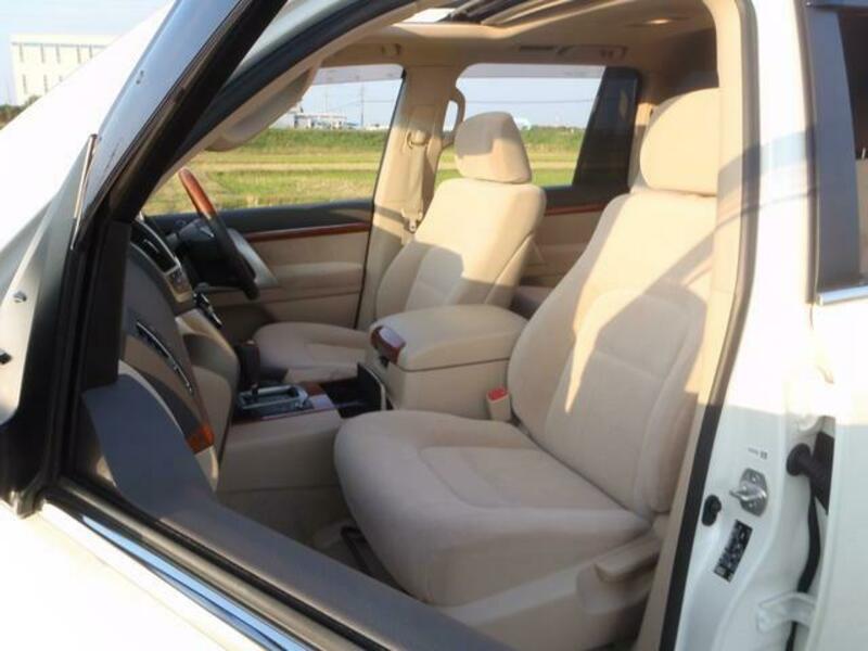 LAND CRUISER
