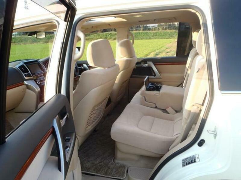 LAND CRUISER
