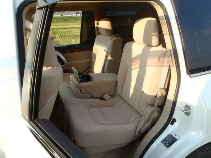 LAND CRUISER