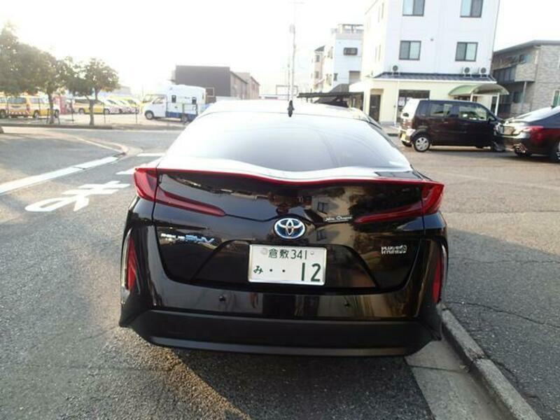 PRIUS PHV