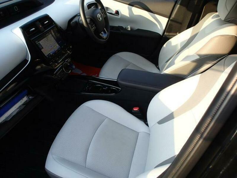 PRIUS PHV