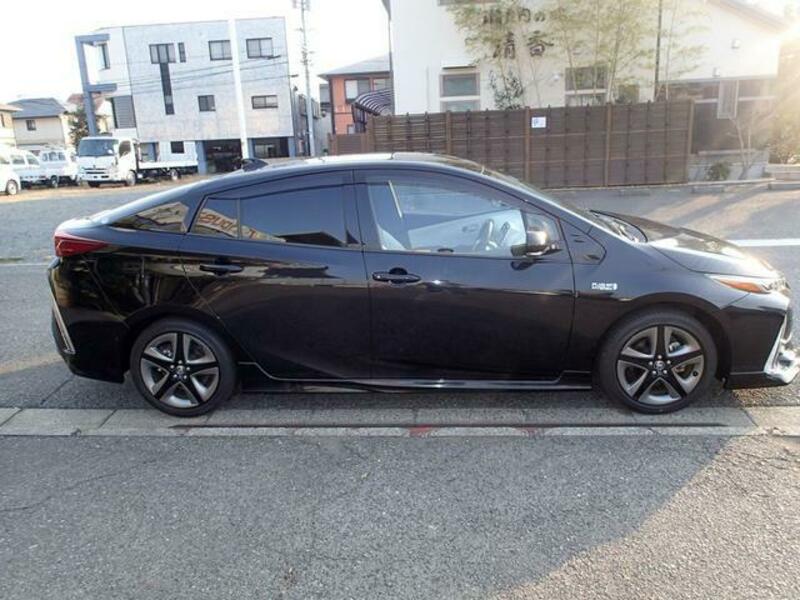 PRIUS PHV