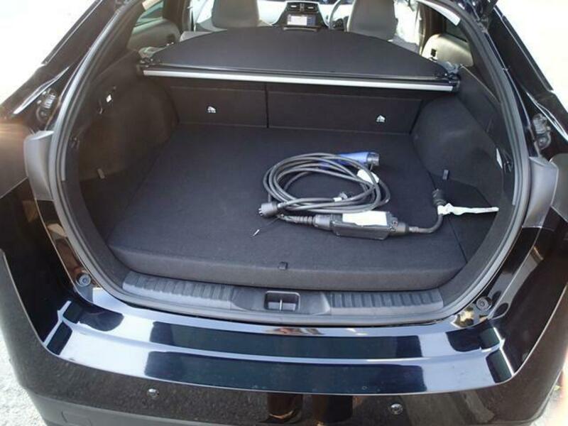 PRIUS PHV