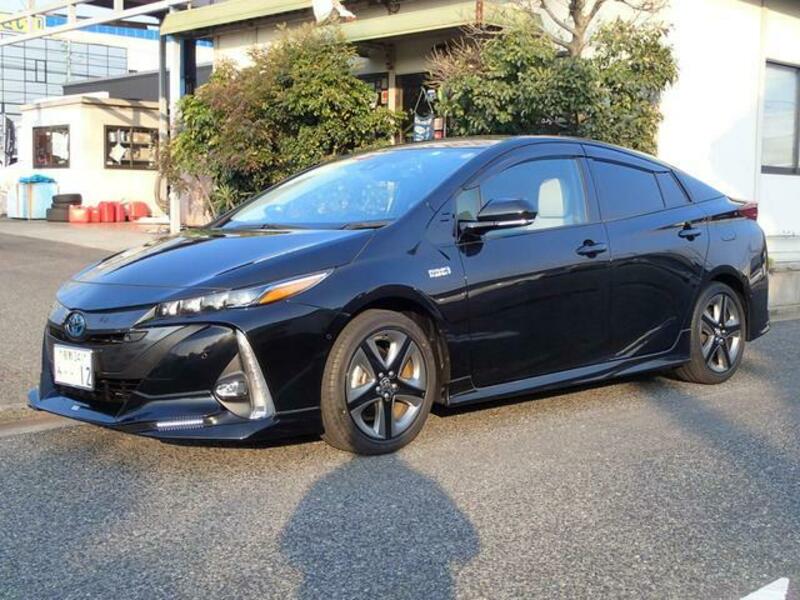 TOYOTA PRIUS PHV