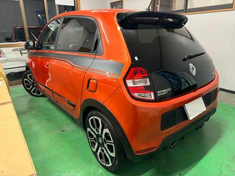 TWINGO