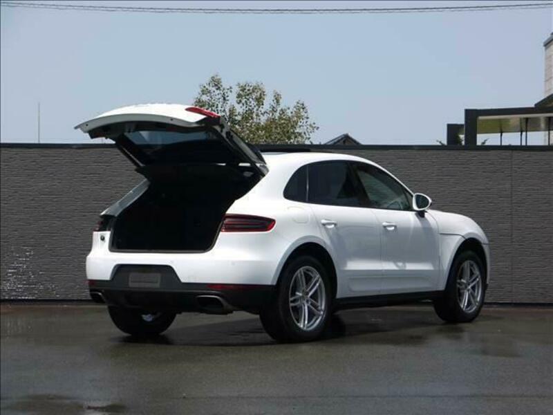 MACAN