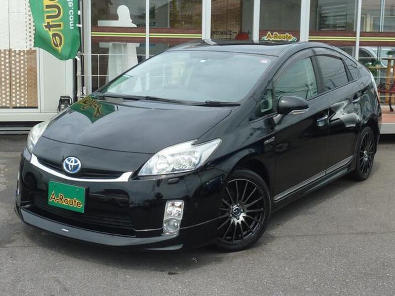 TOYOTA PRIUS