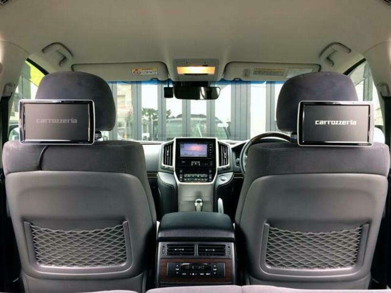 LAND CRUISER