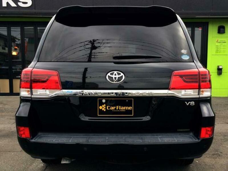 LAND CRUISER