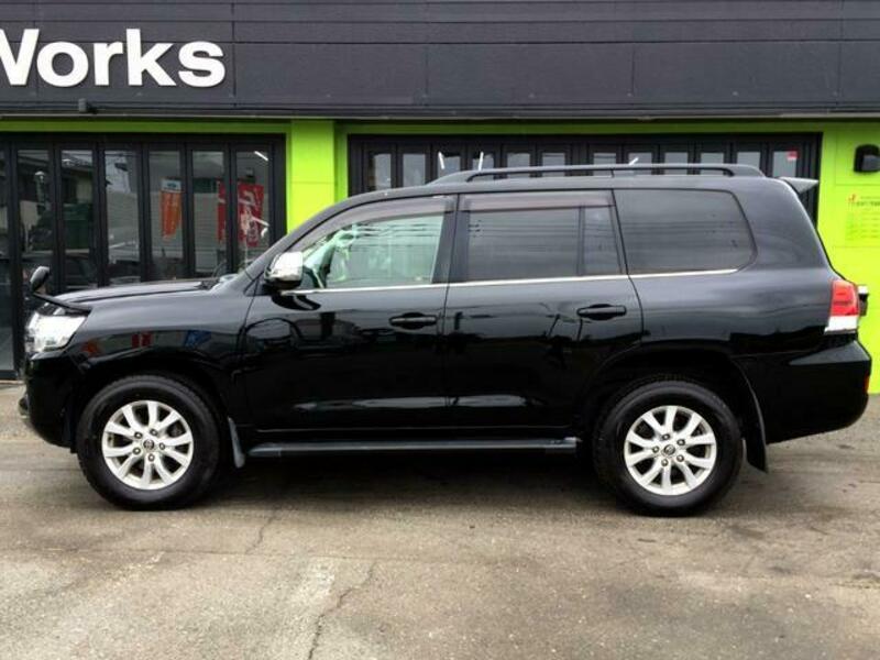 LAND CRUISER