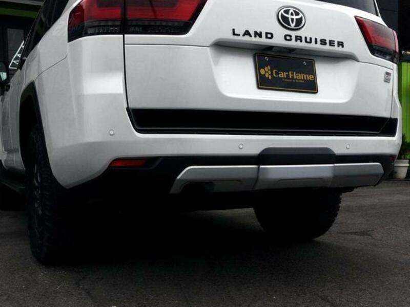 LAND CRUISER