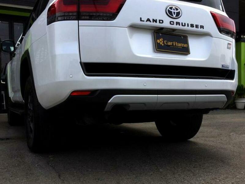 LAND CRUISER