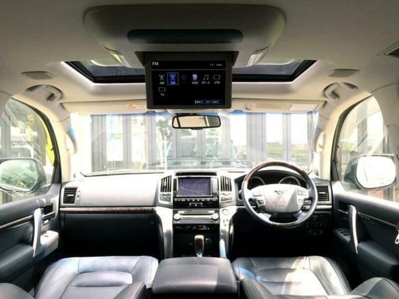 LAND CRUISER