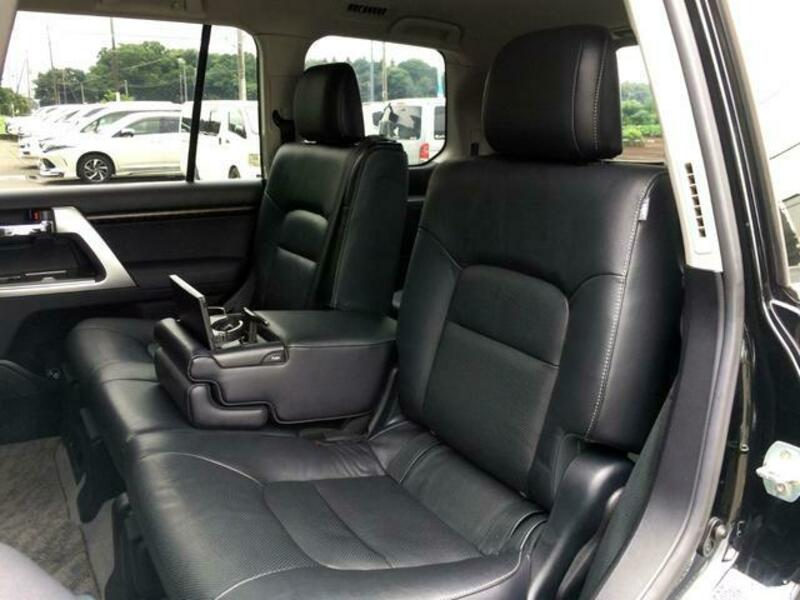 LAND CRUISER
