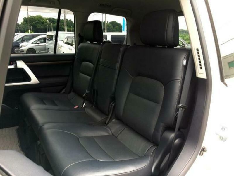LAND CRUISER