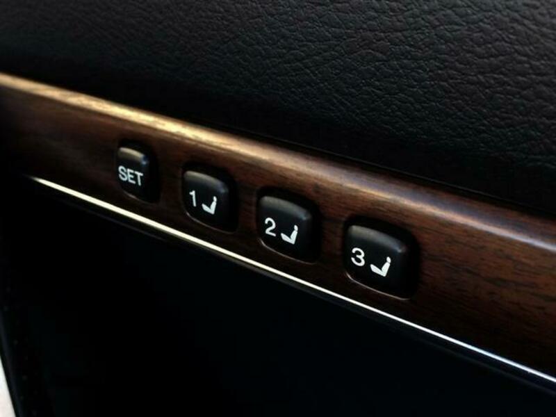 LAND CRUISER