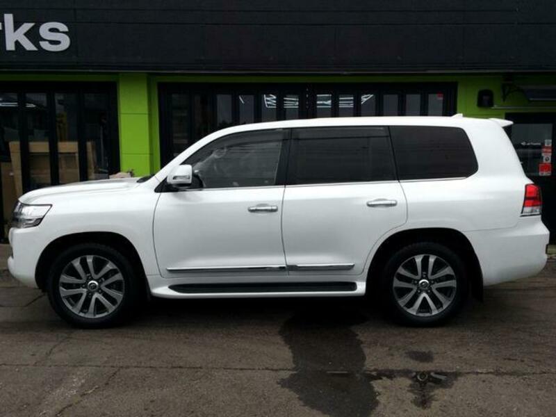 LAND CRUISER