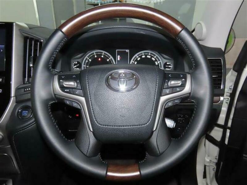 LAND CRUISER