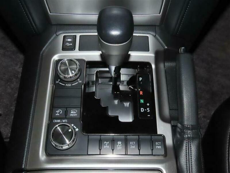 LAND CRUISER