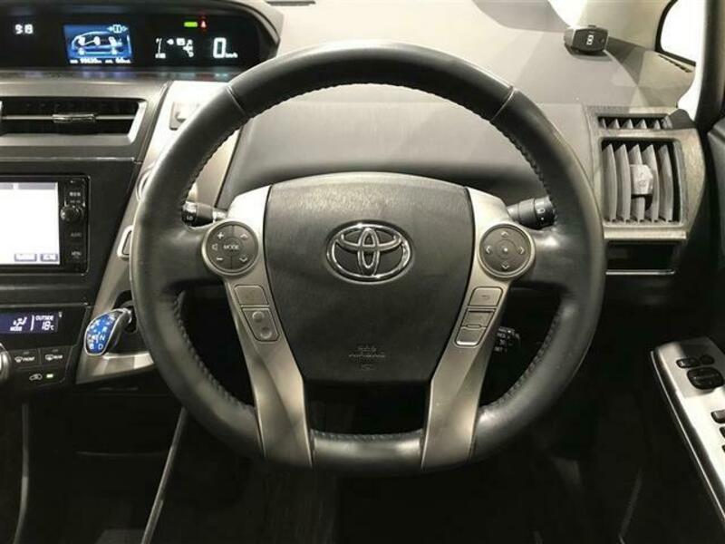 PRIUS ALPHA