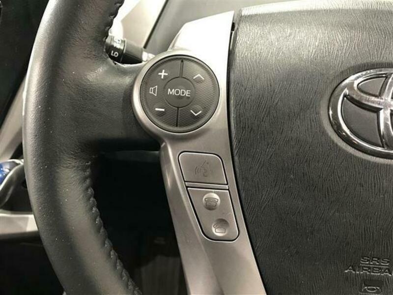 PRIUS ALPHA