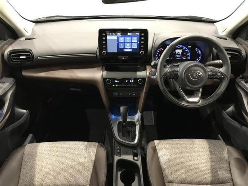 YARIS CROSS